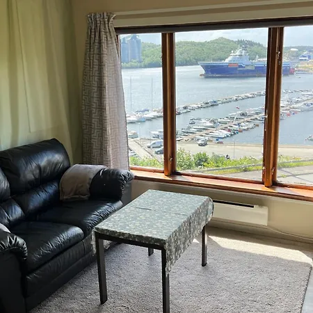 Apartament Sentral Leilighet I 3. Etg. Sorvendt Med Utsikt *